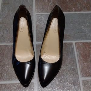 Coach pump dark brown made in Italy old school quality size 8.5